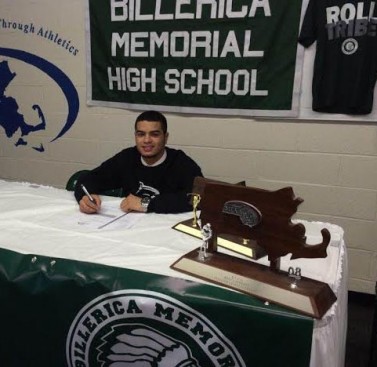 Daniel Lynch signing with Le Moyne